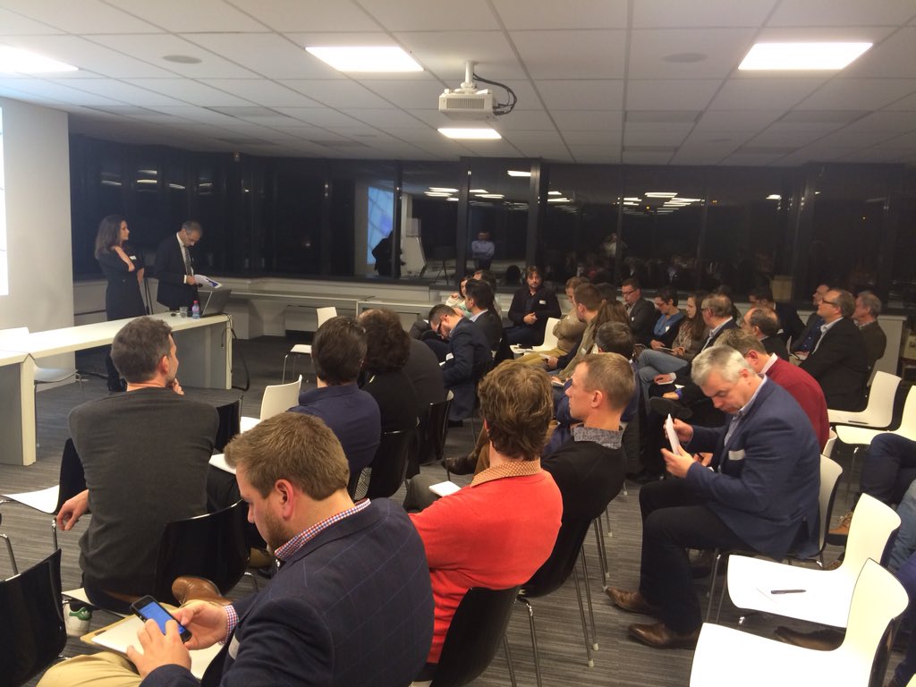 Moore_Belgium's tweet photo. De workshop social selling is hot. Uit de groepsessies komt heel concrete, werkbare feedback #INGMooreStephensEvent https://t.co/KF5sLmpYN3