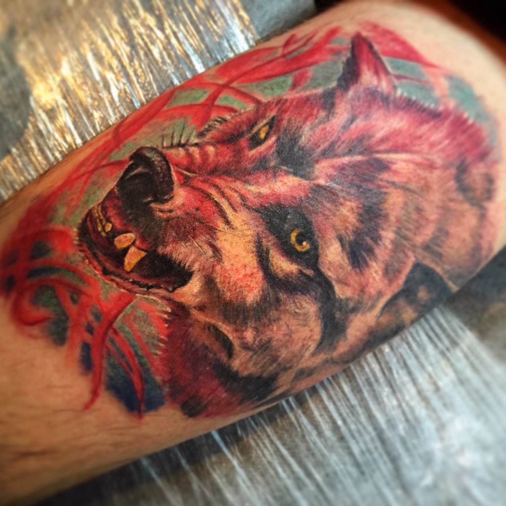 wolf_ink's tweet photo. #wolf #tattoo #tatuaje #tatuatge #tinta #ink #lobo #llop #tattoed https://t.co/Z679GtDo4B