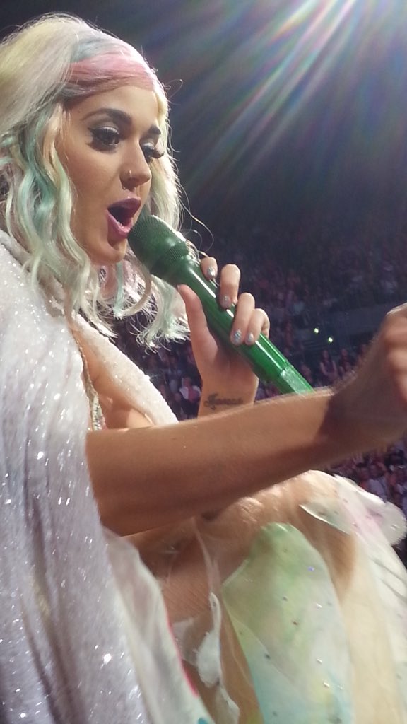 brookeeeyd's tweet photo. Can't believe we bookd this in June "14" for the concert in dec best night ever @katyperry #reflectionsection https://t.co/zumtOAoC2F