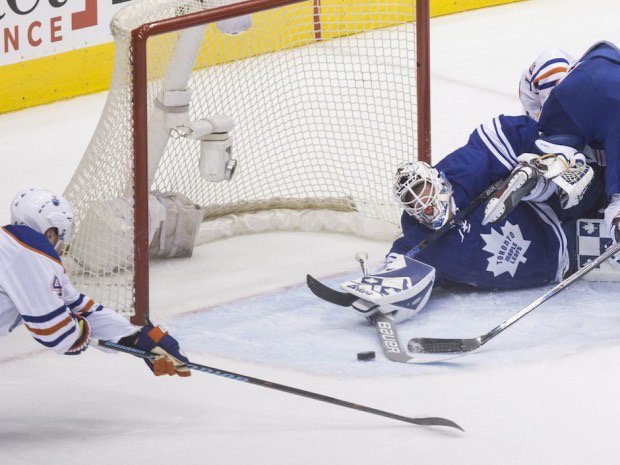 TheBarrelLivePH's tweet photo. Watch #Leafs save their way to another win @730•SPARKS BEER SPECIALS 1lb of Wings &amp; a pint of Spark house = $13.95 🍻 https://t.co/d5IaK52gCX