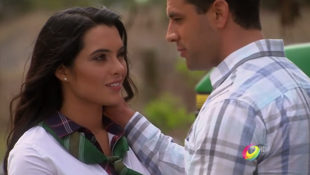 TelevisaTVmx's tweet photo. #TierraDeReyesMX ¡Samuel y Andrea no pueden vivir el uno sin el otro! https://t.co/jKdutMtEjI @ScarletGruber https://t.co/TE3uaVCg2K