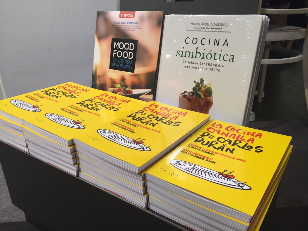Un placer compartir presentación de #RecetasCanallas con una enciclopedia andante, <a href="/Almodovarich/">Miguel Ángel</a> :) #ChefFlow