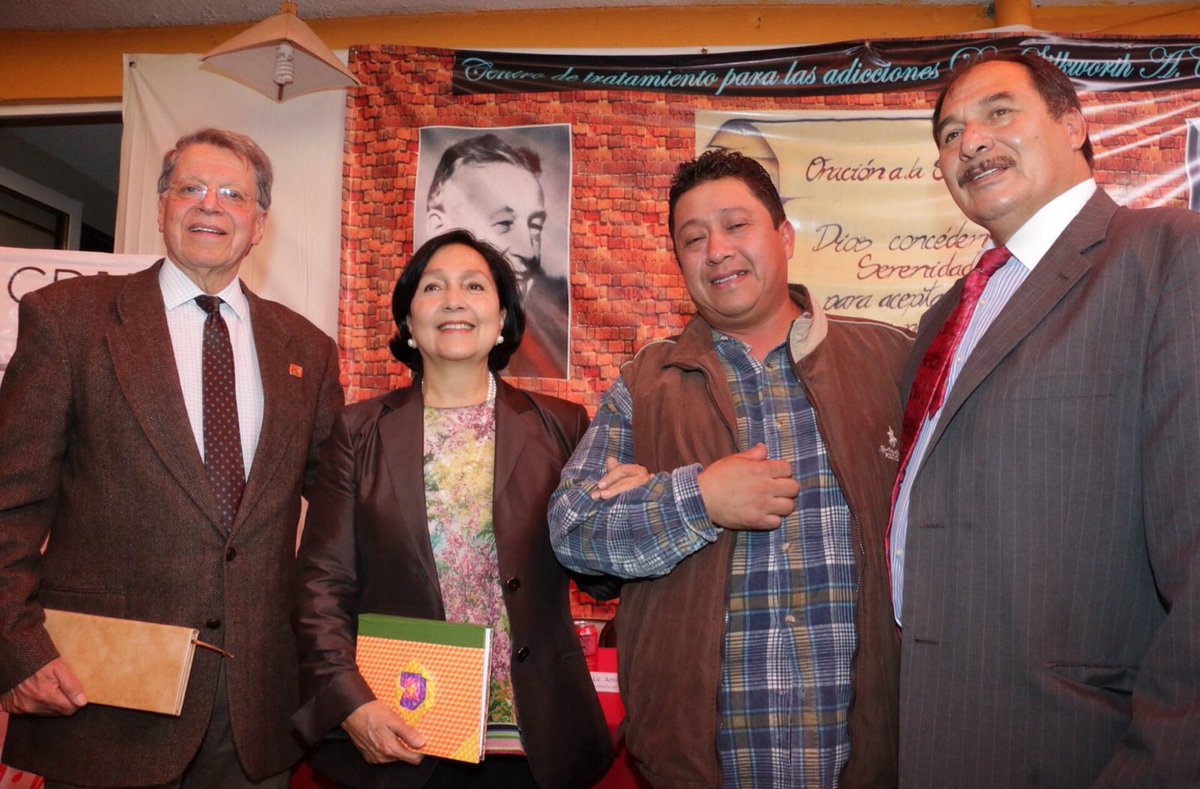 TrabajoCDMX's tweet photo. Las y los jóvenes de los centros de readaptación fueron capacitados en repostería, panadería y encuadernación https://t.co/8xNoo60uR2