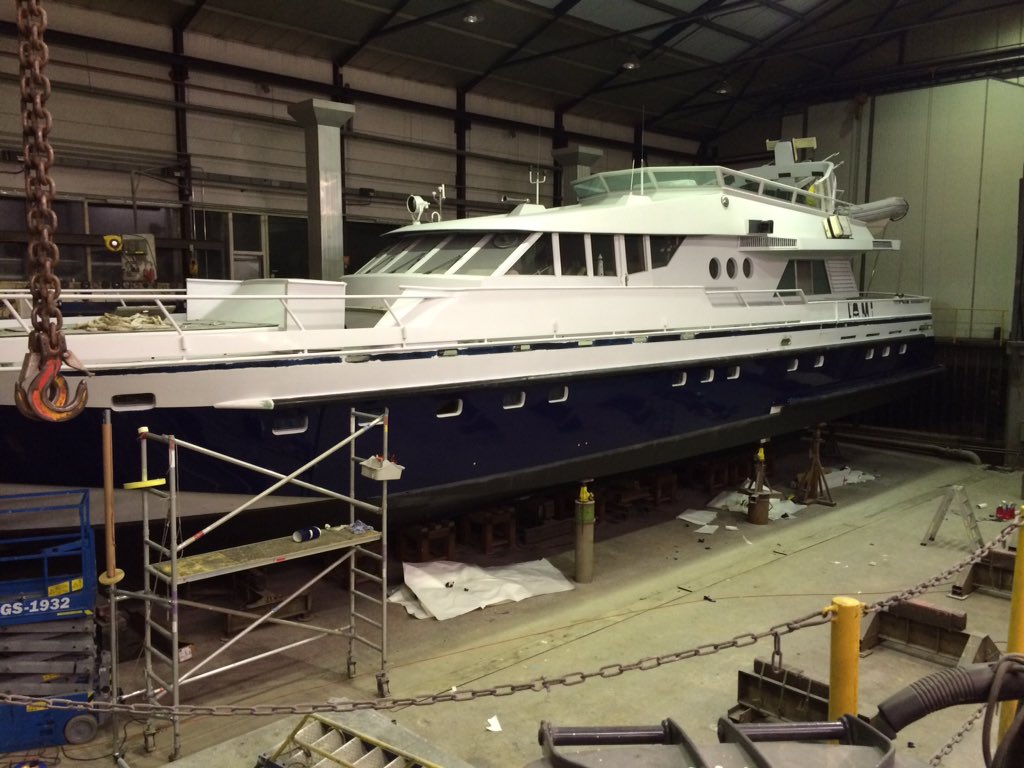 woltjer_herman's tweet image. Megaklus voor yachtwrapping.nl. Een complete wrapping van een 27 m lang motorjacht.