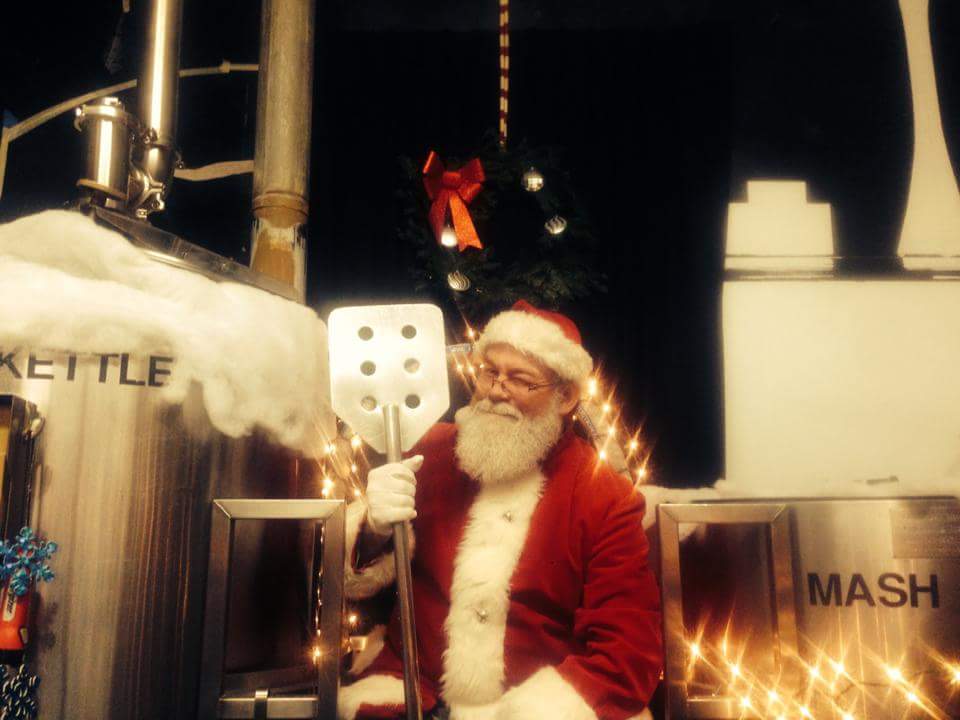WashingtonBeer's tweet image. Start the season with @nakedcitybeer tomorrow from 6-9pm for a Tree Lighting with Brew Santa &amp;amp; Bing Release Party!