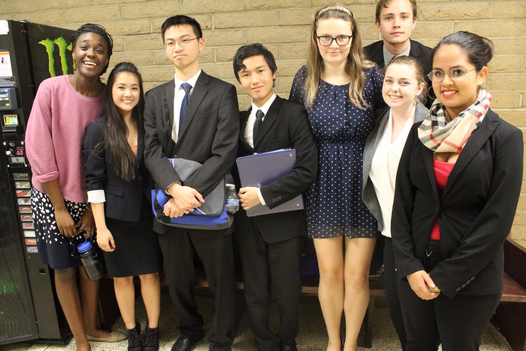 Congratulations to our Mock Trial Gold Defense Team in advancing to the semifinal round next week!!! 👌💛