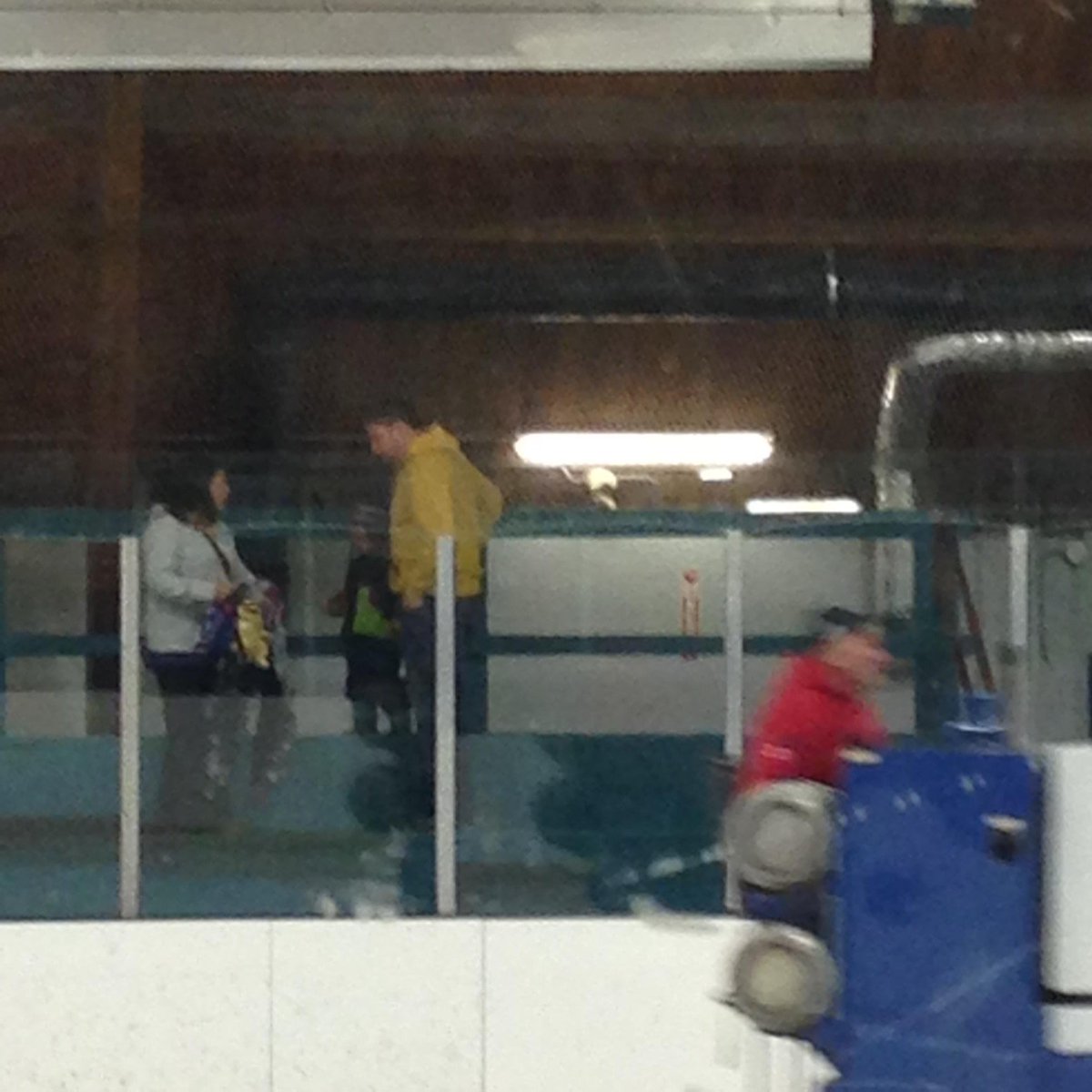 DTA87's tweet photo. Zamboni guy sees more ice than @Logankane6Kane   Right? @BeetsThompson  @lilbobhenry @DeanerH73 https://t.co/aa9JlnNFnz