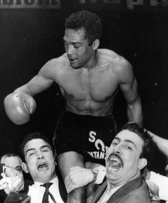 Happy birthday to former featherweight champion Sugar Ramos. 