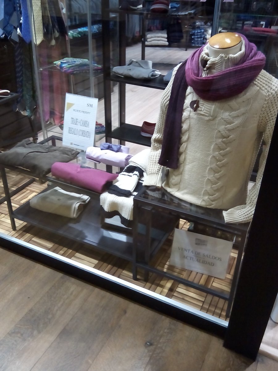 joaquincruz91's tweet photo. #StoreMen fue otra parada en nuestra tarde de compras de #BlackFriday en @Sevilla_Style #ComprasConMuchoStyle https://t.co/OQjKFS8qHZ