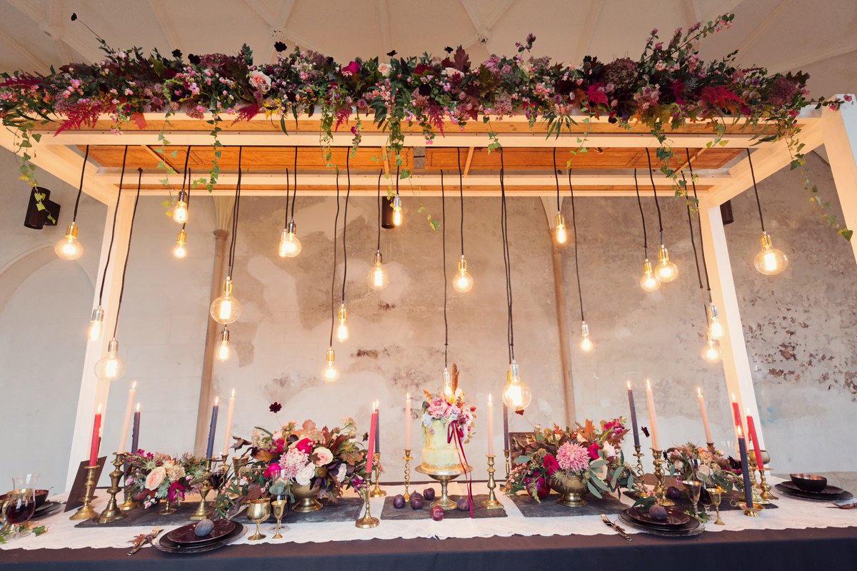typicaltypeuk's tweet photo. #weddinghour, we are in LOVE with our new TOPtable, what a way to light up your wedding. Mx https://t.co/Rq9FuNBOhU