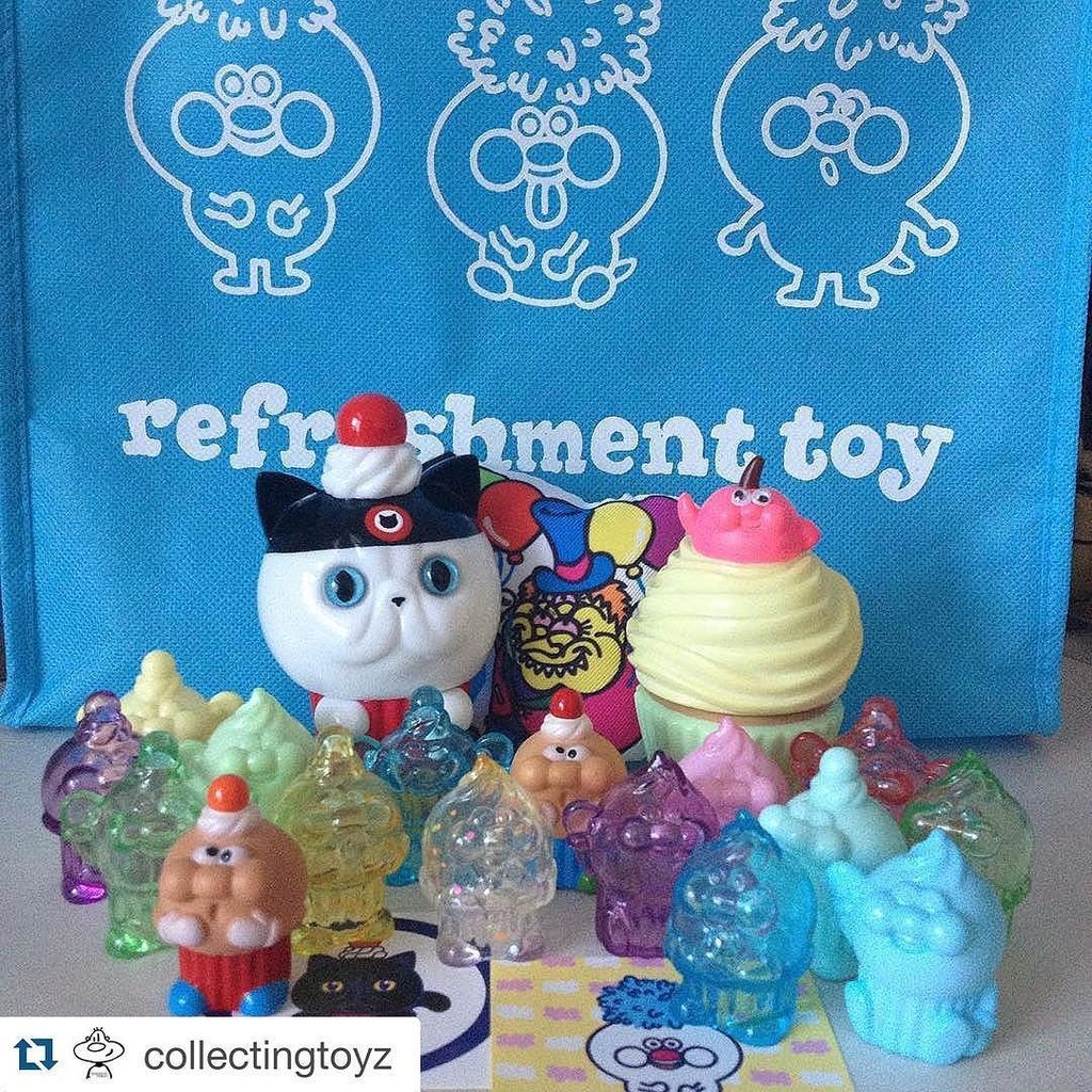 refreshment_aya's tweet photo. Thank you🐱🍰🍭🍬
#Repost @collectingtoyz
・・・
Picked up some #refreshmenttoy #sofubi at #dcon2015 . #Cuppy #earhat #sho… https://t.co/5sIDUbxZzH