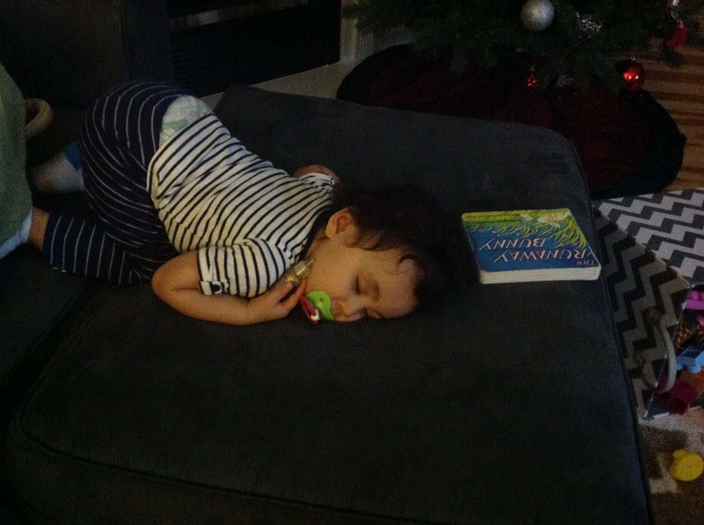 cmyfabrikbox's tweet photo. Of course, now she goes to sleep... AFTER our #Blab interview w/@JennyQ. With glitter in hand #craftbaby #mompreneur https://t.co/hldV3WHb8g