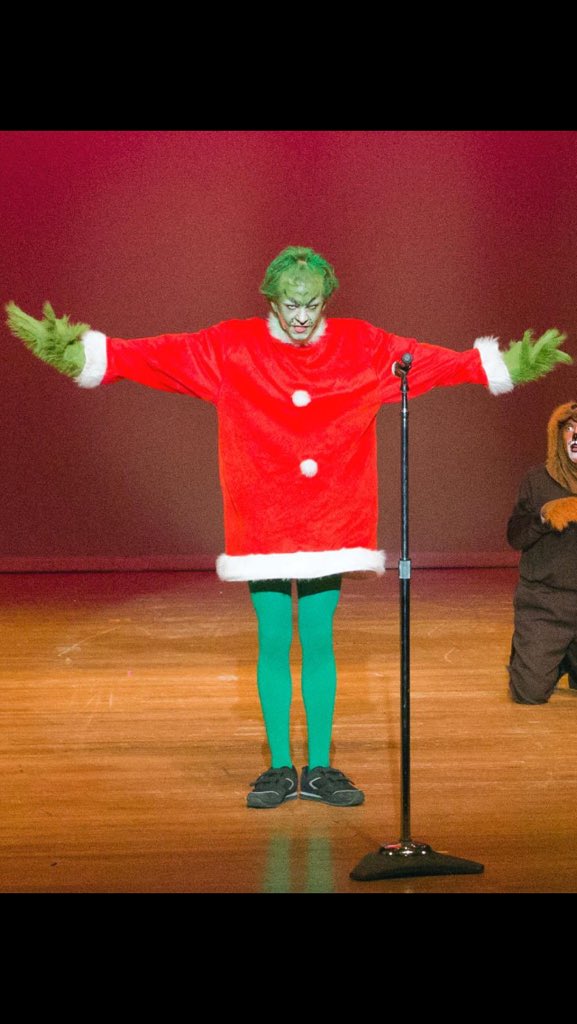 M_Dougie81's tweet image. @ARizzo44 Some people think the Grinch needs a heart, I think he needs the jersey... #ILookRidiculous