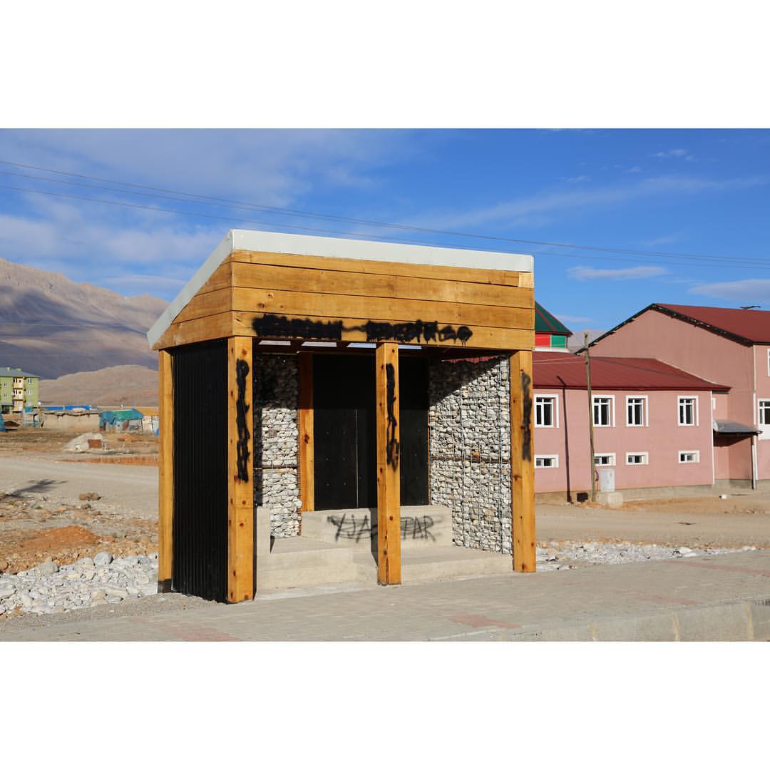 durak ovacık, çevre tarafından benimsenmişe benziyor. / it seems, people of ovacık have adopted durak ovacık.