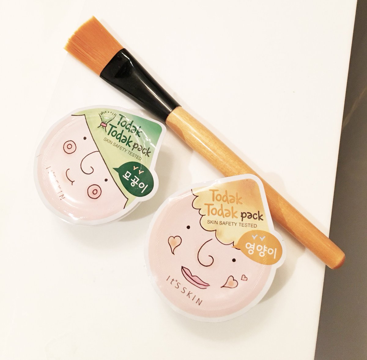 redbowshoppe's tweet photo. new on the #trbBLOG! our review of the @ItsSkinUSA #ItsSkin TODAK TODAK Mask Packs https://t.co/9zeuAvU3Fo https://t.co/sbqcjCTj3A