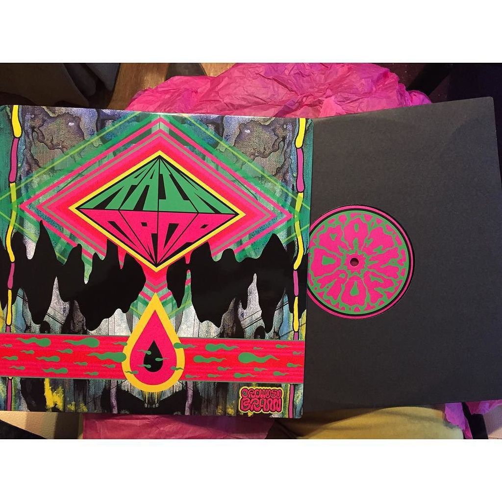 ✨💧👁 Got my copy of <a href="/raindropband/">Raindrop</a> 's new EP in the mail! Killer art work <a href="/spencerhibert/">Spencer Hibert</a> 👏🏻👏… ift.tt/1LPcmzd