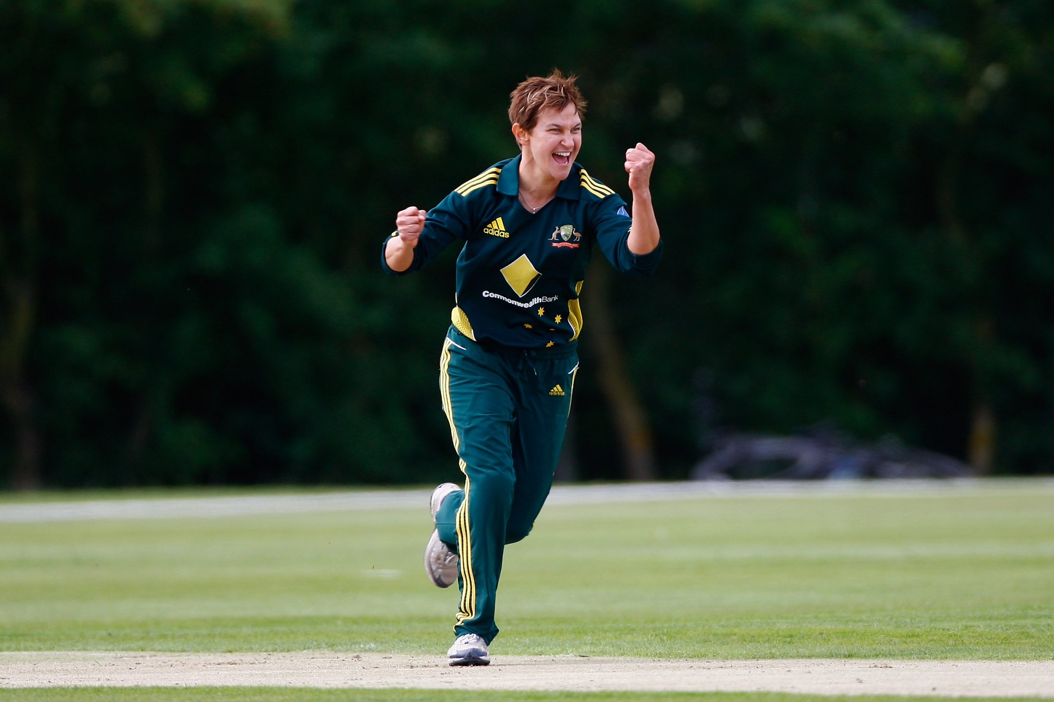 Happy birthday to legend Shelley Nitschke - just 9 more sleeps til we see her in Striker blue! 