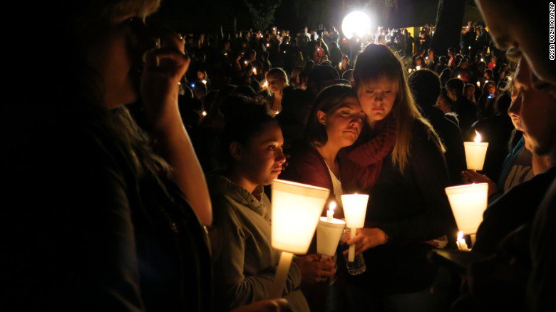 LanaParrilla's tweet photo. AMEN!!! #SanBernardino “@CNN: Why we're still debating guns in 2015 via @CNNOpinion https://t.co/6u5GpFdA8v https://t.co/EZnIVTCuF4”