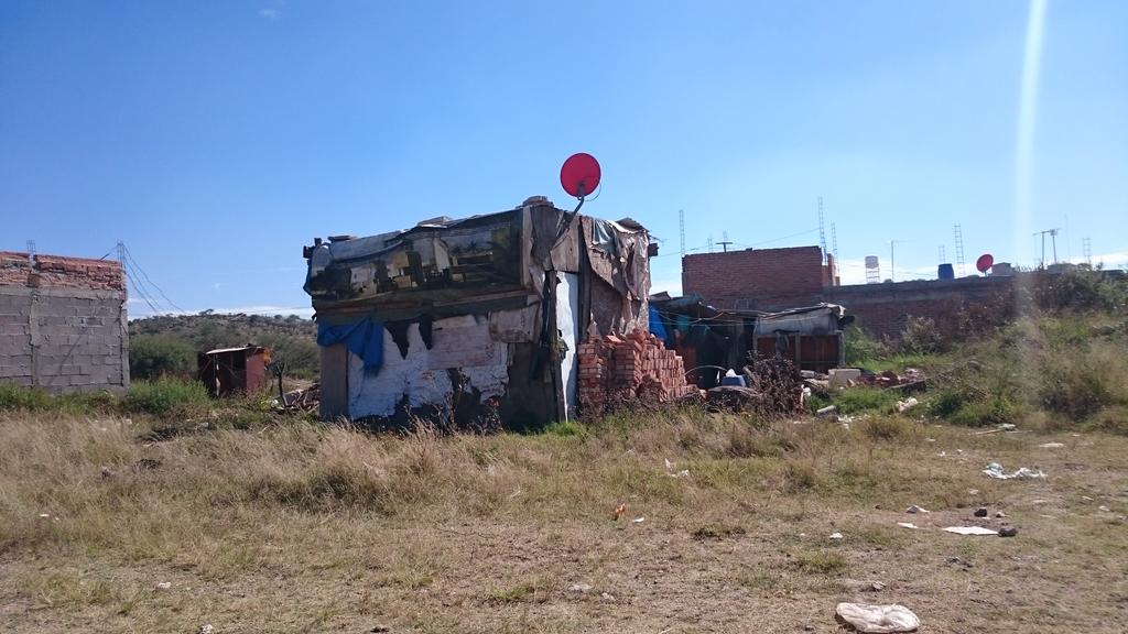 _alan_santacruz's tweet photo. De cuando la realidad parece instalación del timo ese llamado Arte Contemporáneo. 
Cumbres III, Aguascalientes, Ags. https://t.co/1WzwAMSQzt