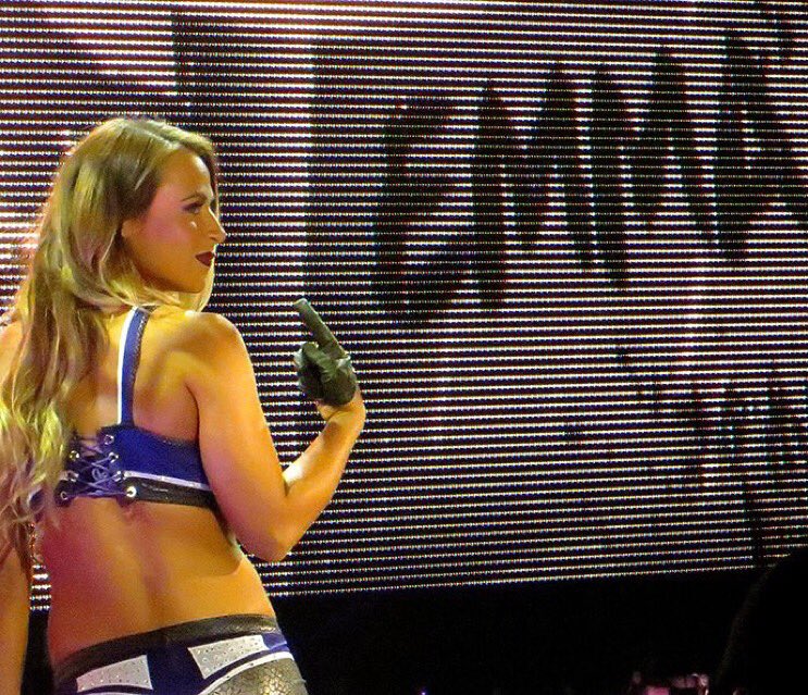 TenilleDashwood's tweet photo. You wanna fight at #NXTLondon!? You're looking at the winner right here @WWEAsuka! #NXT #RealEMMA #EMMAlution #WWE https://t.co/gQF5dLD0k3