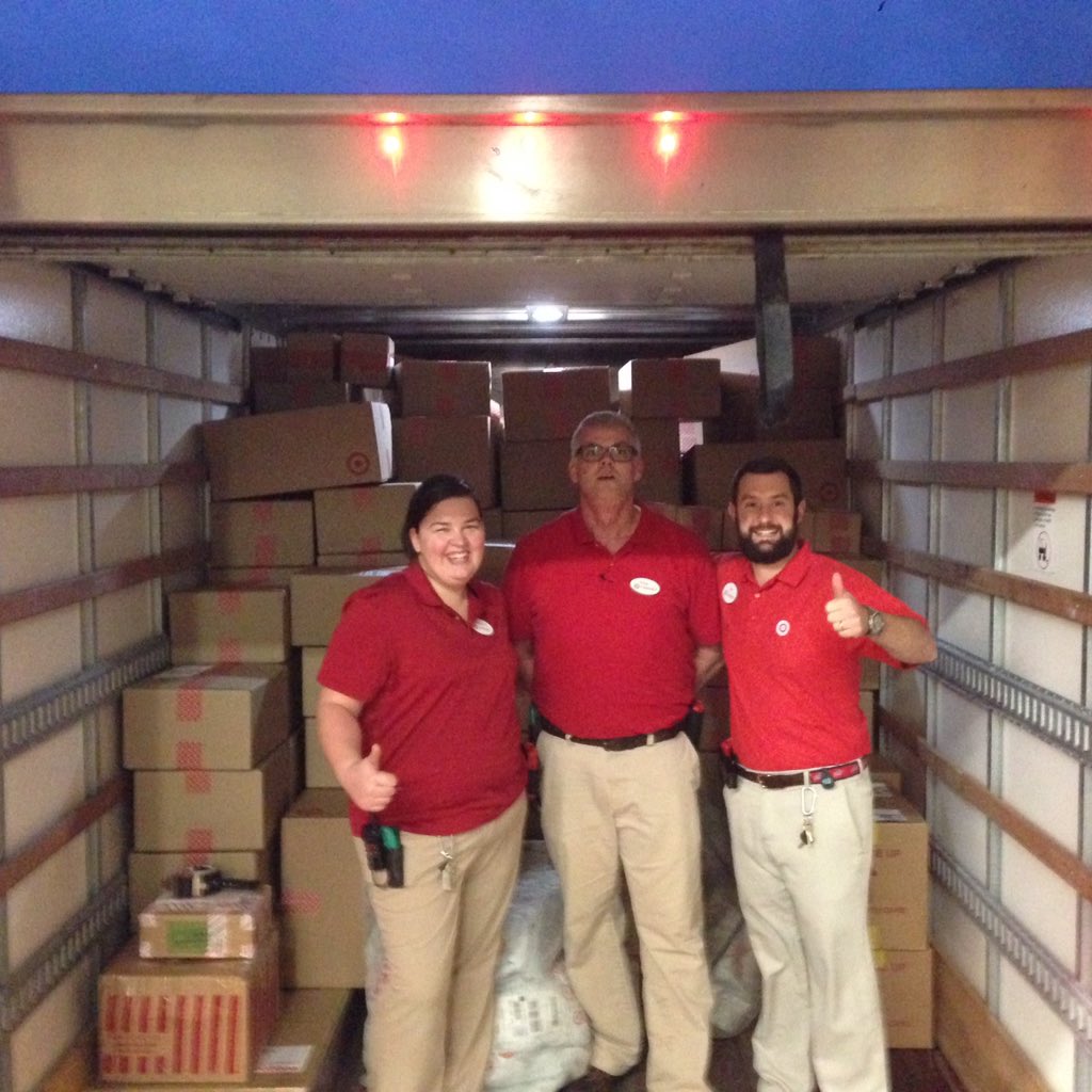 Loading up 8 SFS pallets tonight at T-1826. #GoSales <a href="/85hokies/">David Bowser</a>