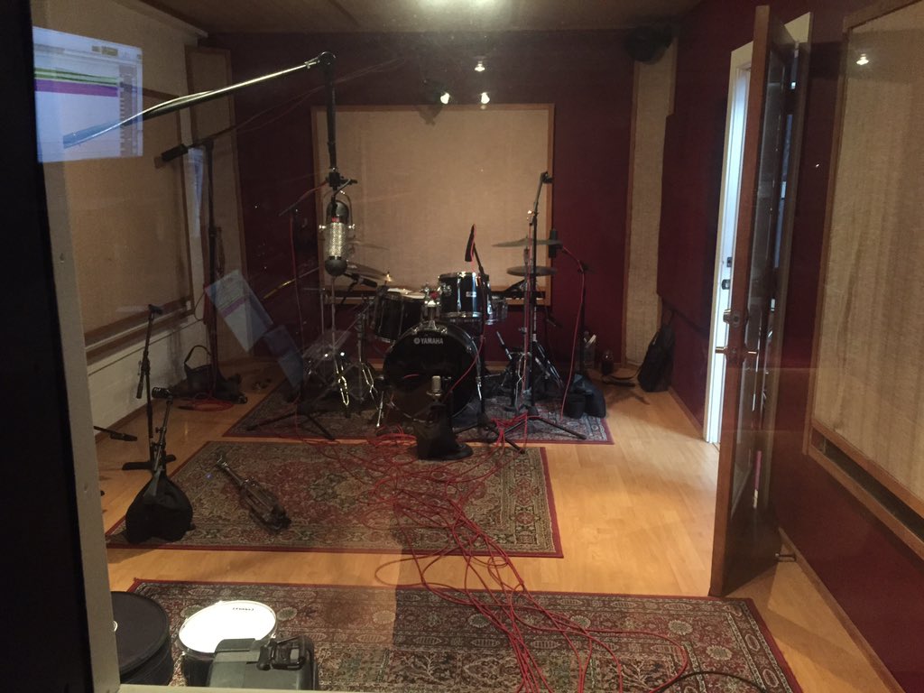 ronnie_connell's tweet photo. Just finished up recording in studio for the band zen machine epk coming out soon!! https://t.co/xJzqzDaZXm