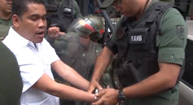 rctv's tweet photo. Tribunal ordena traslado de Leocenis García a votar este domingo. https://t.co/AQWZV85tqG