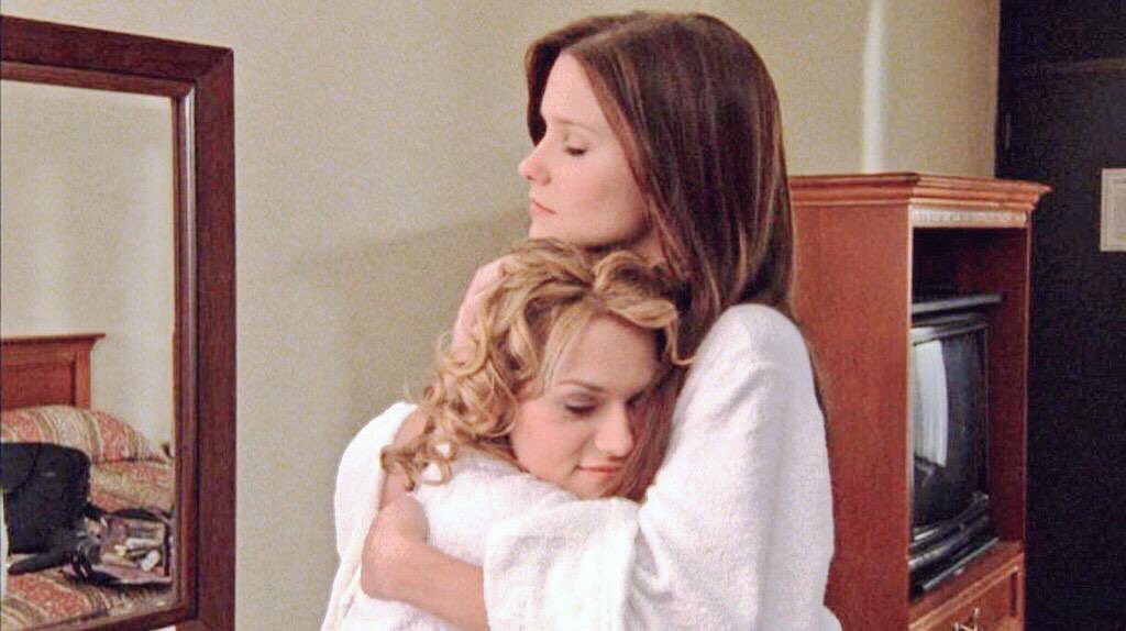 OTHdiary's tweet photo. The kind of friendships I strive to have. #OneTreeHill https://t.co/oVqvrrvigC