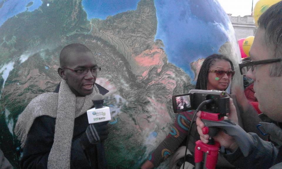 Interwiew to Dennis from Zambia to Sustainaware during #marciaperilclima!! #sustainaware #ClimaAction #AllForCOP21
