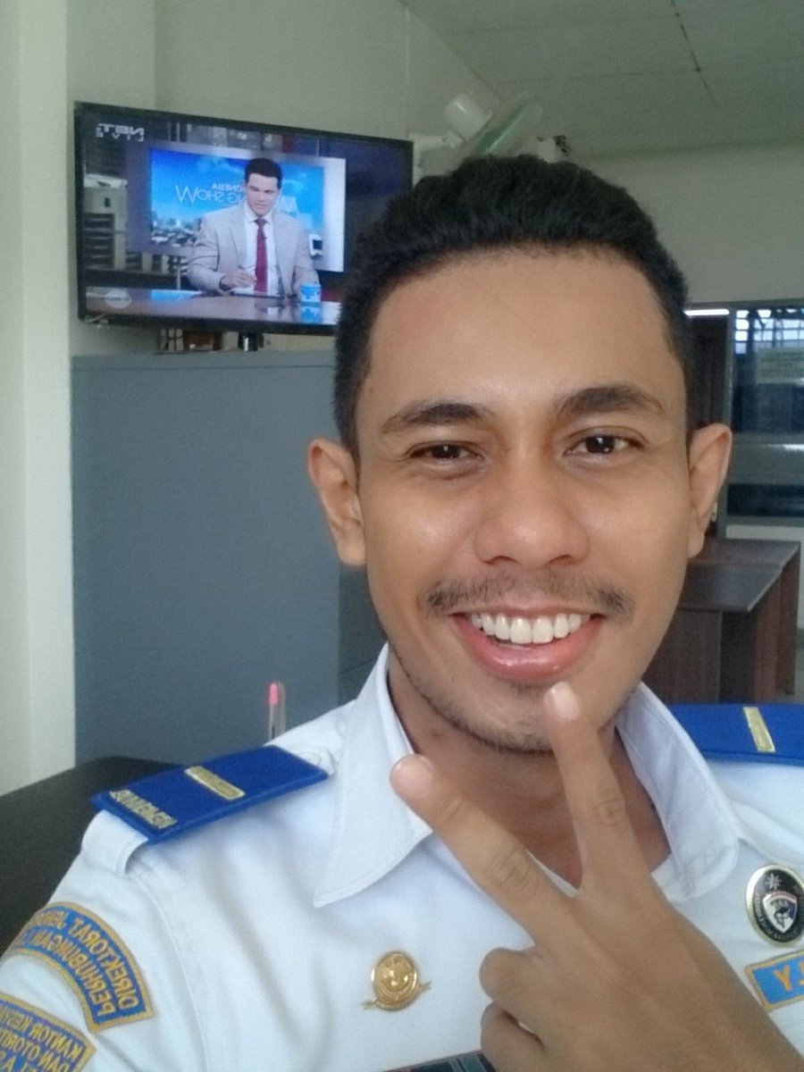 Pagi2 tuh nton kek gni biar wawasan makin oke. <a href="/IMS_NET/">IndonesiaMorningShow</a>