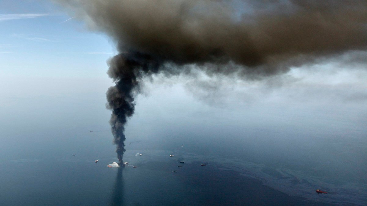 CTVNews's tweet photo. Manslaughter charges dropped against 2 BP supervisors in 2010 Deepwater Horizon disaster https://t.co/8Lm6JUNY7c https://t.co/NWKK881Q3K