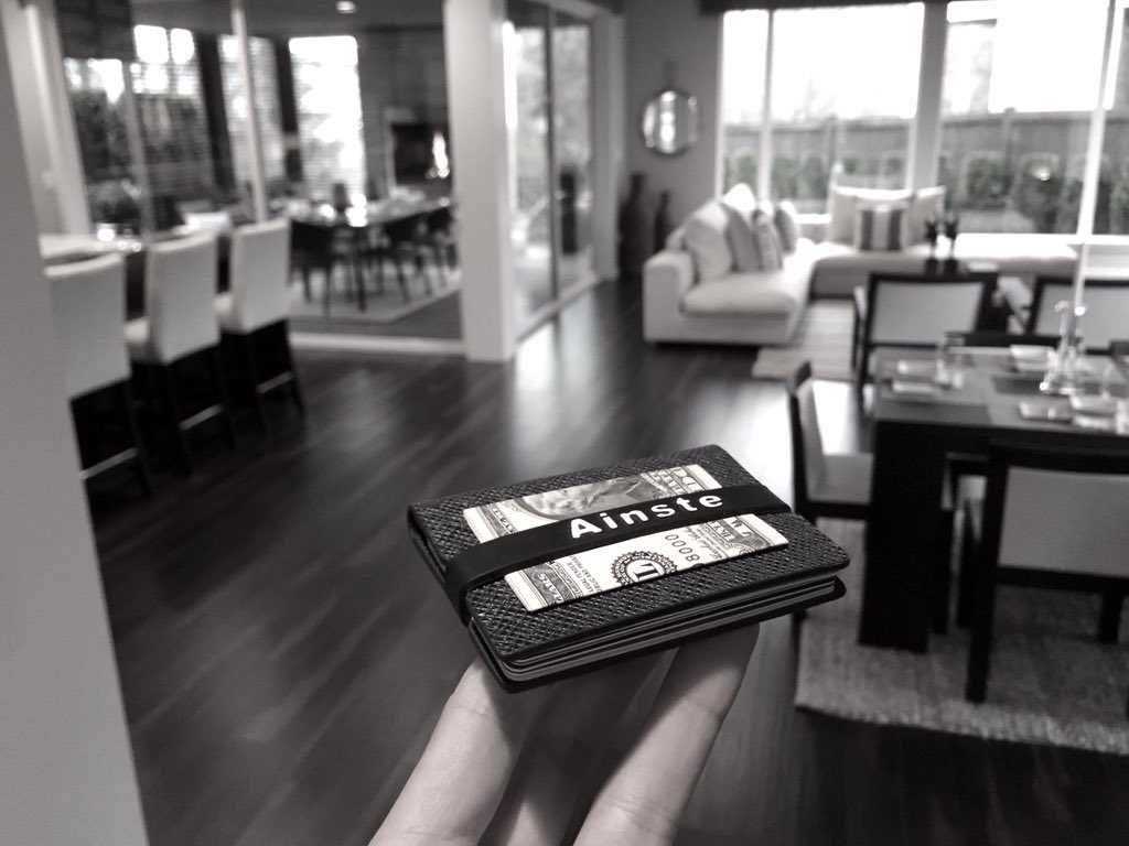 ainste2013's tweet photo. Ainste Evan wallet #Ainste #minimalist #modern #EDC #everydaycarry #seattle #newyork #holiday https://t.co/aOMugVXT83