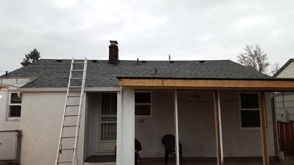 oVeracity_'s tweet image. Work Grind Done...Now To Go Home And Get On That Cod Grind #BlissRoofing #BlackOps3 #MasterPrestige