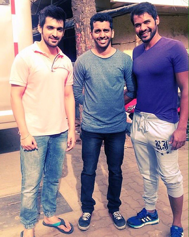 Rockstar Style- #fanlove on set #kumkumbhagya #shabirahluwalia #arjitaneja #rockstar #throwback