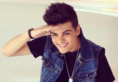 vanityabrahamer's tweet photo. Abraham mateo en directo justo ahora @AbrahamMateoMus disfrutando de el https://t.co/yMGmR8laFi
