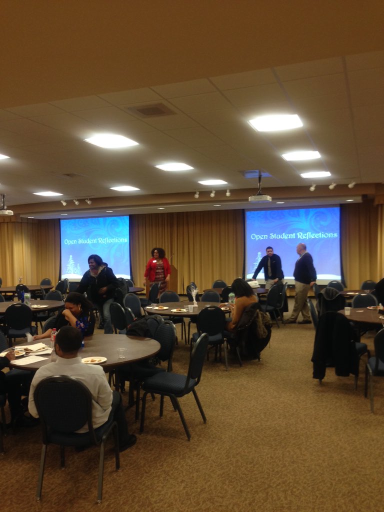 GVSUHermanos's tweet photo. We had s great time at the Laker Connections holiday party. Thank you all for coming! #GVSU https://t.co/ve0Mr6dKW4