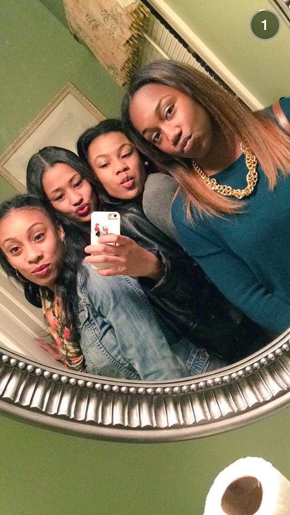 1timonsha's tweet photo. Go Kiki!! It's ya damn birthday! #ITSMFLIT 😩👯❤️😘😁👏🏽👏🏽💁🏽👑 @kierrra_ward https://t.co/1q4ve6z0DF