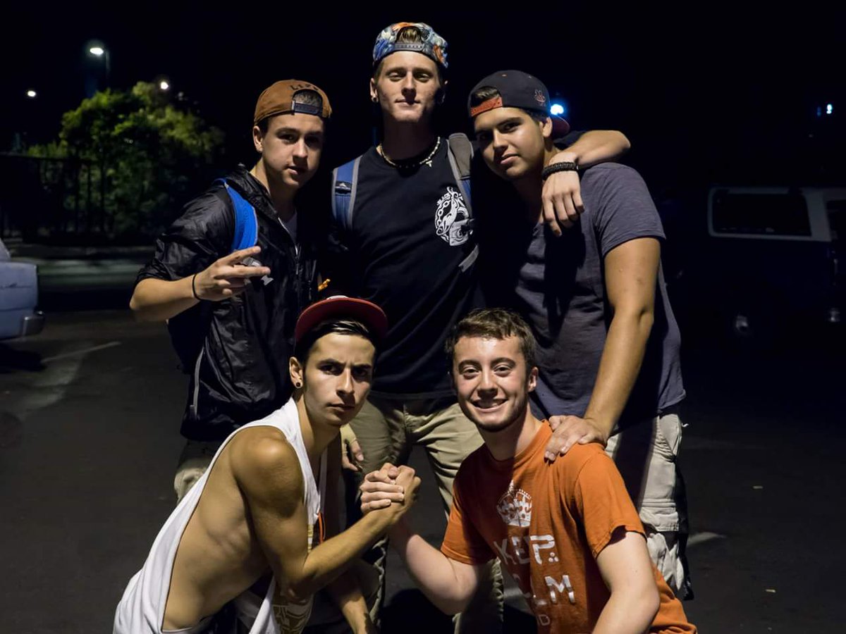 ArrythmiaBand's tweet photo. hi everyone😊
we love all y'all 
-the boys @mcolburn5 @Michaelwallis3 @devin_johnson3 #BIZZ #NÏCÖ https://t.co/4pJj1uLPIW