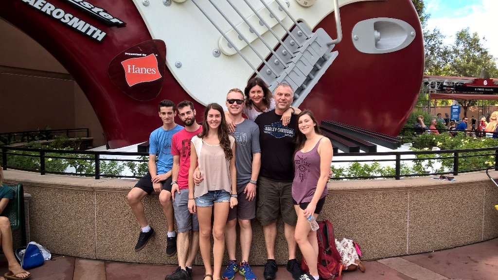 DApp6's tweet photo. Enjoying a free day at Disney Studios https://t.co/RCNu5GnRVj