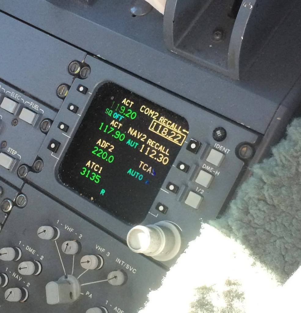 DeltaBravo33's tweet photo. Instagram : by kayvee_14 - What's up KMYF! Listening in to the old stompin' grounds! #avgeek #montgomeryfield #CRJ https://t.co/pinKq3CFED