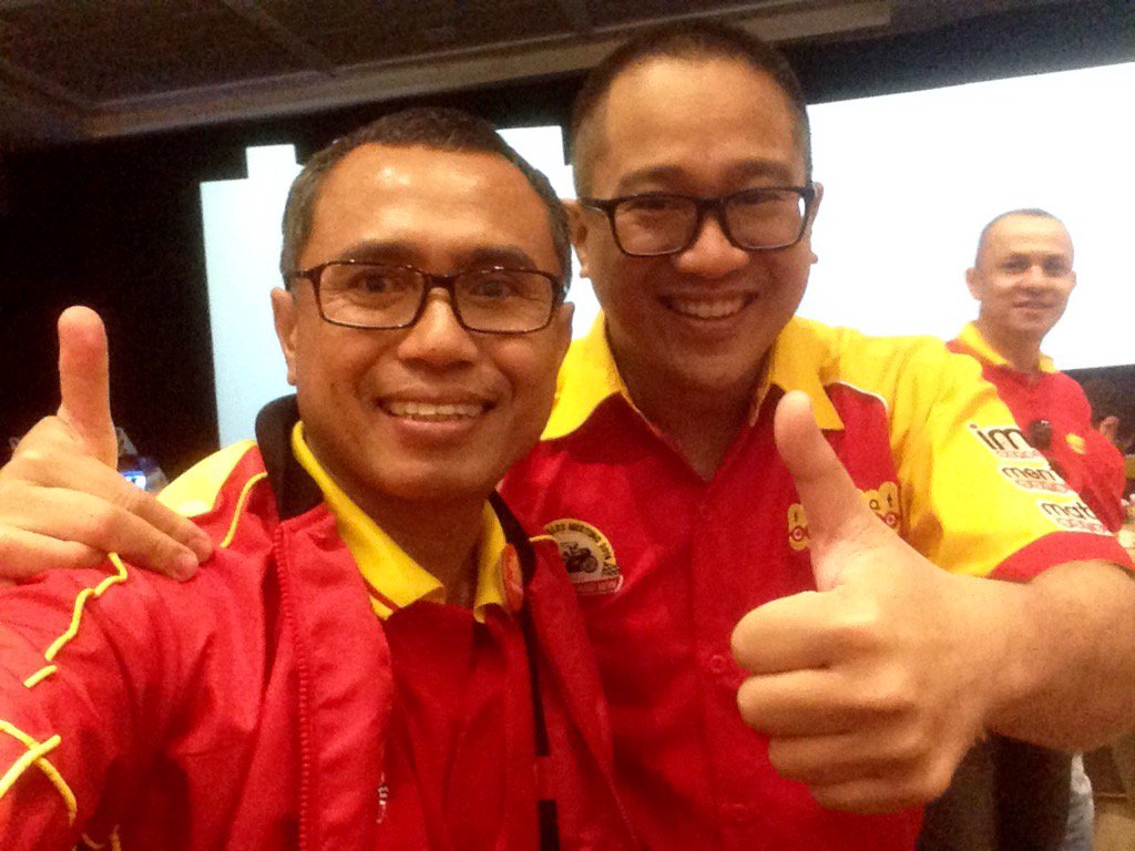 ghwin's tweet photo. With CEO indosatooredoo...
@IndosatOoredoo 
#speedupandwin 
#goCWJ 
#theovertakers https://t.co/sEWZx91GnO