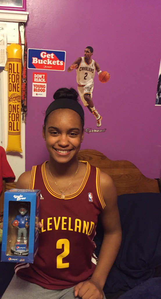 Lourdesc32's tweet photo. #UncleDrewCLE @cavs @pepsi https://t.co/zEnY9OuM9P