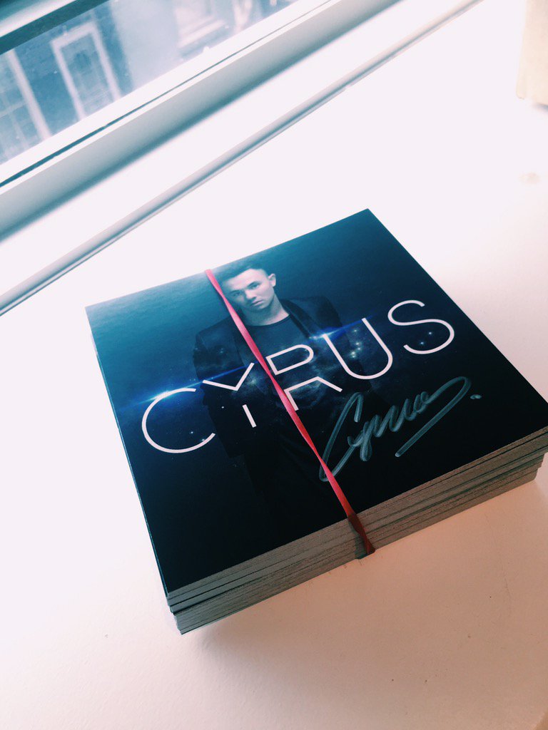 cyrusvill's tweet photo. First thousand pre-orders #CYRUS https://t.co/oNQftrAJTj