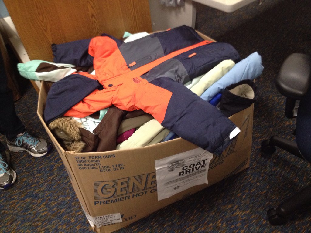 ReneePack52's tweet photo. Thank you, Forum Credit Union for donating over 300 coats for @chapelglen students! @WayneTwpSuper https://t.co/13i1I3EdSZ