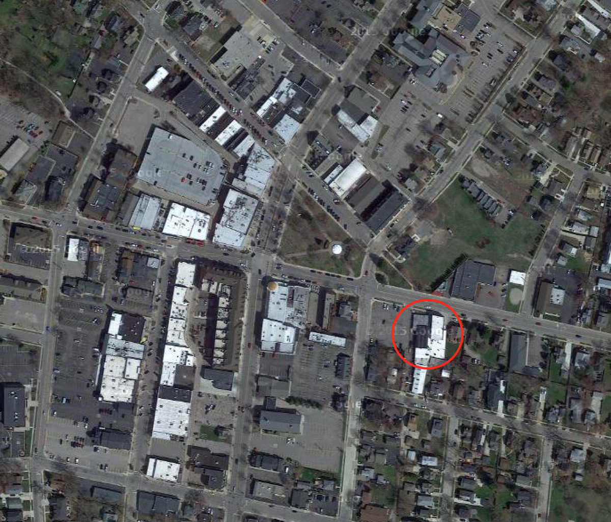 fewlittleplans's tweet photo. Only 1 practical spot for add'l parking in downtown #Plymouth MI? Hmm. @wendyharless @MiPlaceNews @MISHPO https://t.co/Gm6pUMPTQI