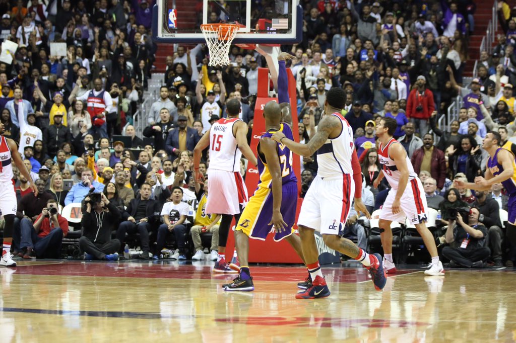 Lakers's tweet photo. "KO-BE! KO-BE! KO-BE!" 👌 https://t.co/q2JhoG6fYr