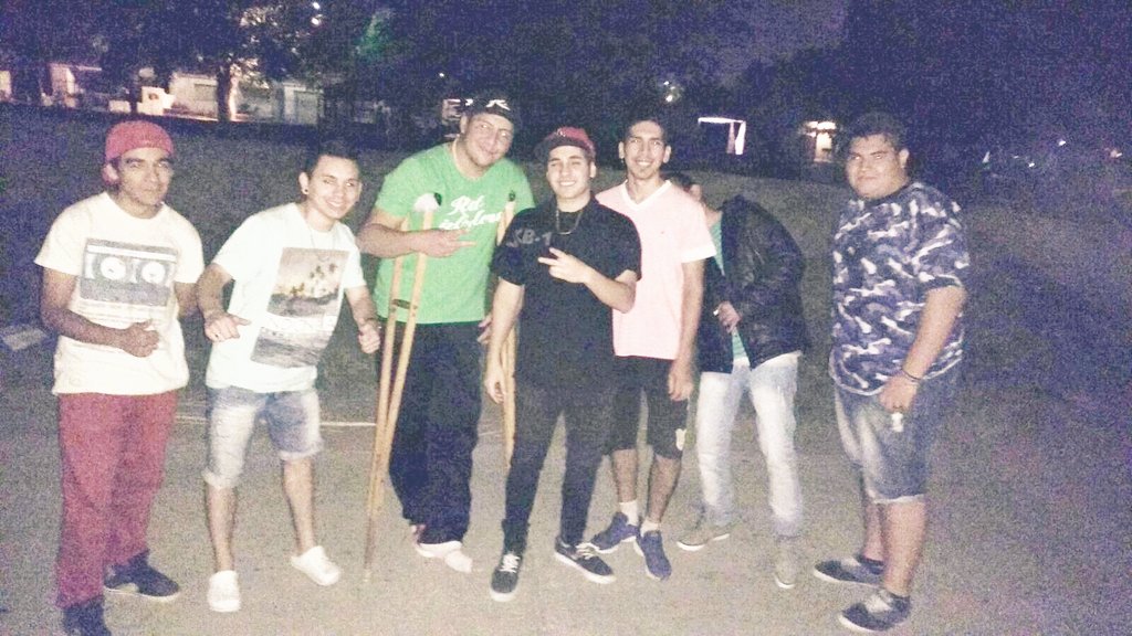 PachecoLucas15's tweet photo. Ya están grandes mis compañeros pero nunca falta oportunidad para estar juntos y reirse un rato! #panass https://t.co/HYA77XYBUi