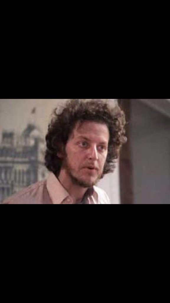 DylanSande_'s tweet photo. PUBLIC SAFETY ALERT!!! If you or someone you love is home alone and see this man please alert the police! https://t.co/Oujs73sphD
