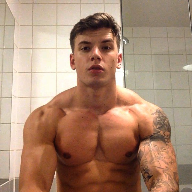 ToddJSaporito's tweet photo. #TMLR: (#mystraightfriend) #itsToddS #ToddJSaporito @FLEXSpas #FLEXSpas @ToddJSaporito https://t.co/PNGgFfnY6t https://t.co/WgbLKNfObj