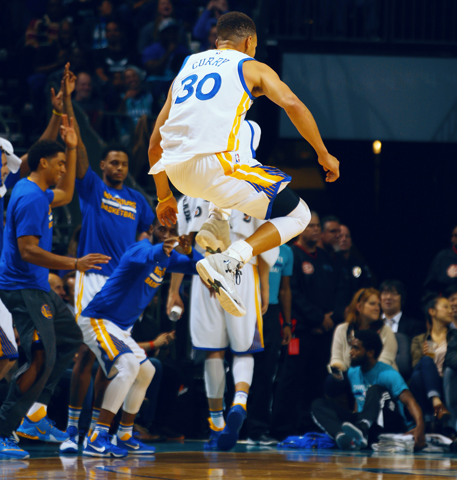 warriors's tweet photo. 🔥 28 points (10-11 FG, 5-5 3FG, 3-3 FT) in the 3rd quarter
🔥 40 points, 5 assists in 31 minutes

#StephGonnaSteph https://t.co/1o877EVOES